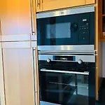 Amazing 2 Bedroom Near With Pool 公寓 *