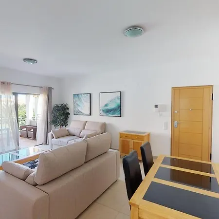 Apartamento Amazing 2 Bedroom Near With Pool