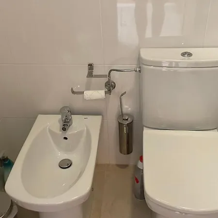 Amazing 2 Bedroom Near With Pool Apartamento