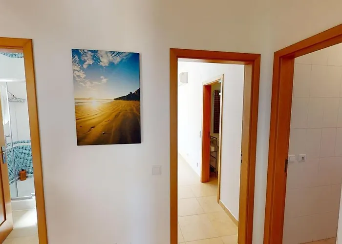 Apartment Amazing 2 Bedroom Near With Pool Lagos