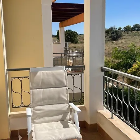 Διαμέρισμα Amazing 2 Bedroom Near With Pool *