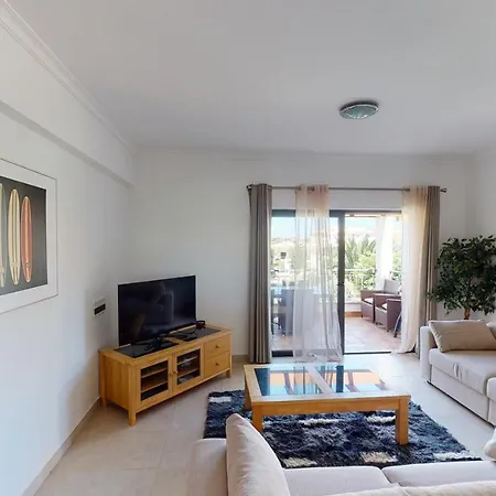 Amazing 2 Bedroom Near With Pool 라고스