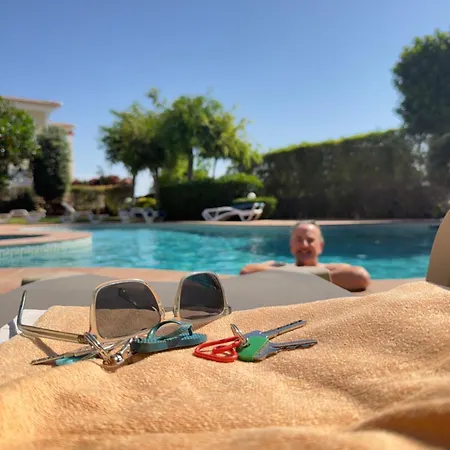 Amazing 2 Bedroom Near With Pool Appartement