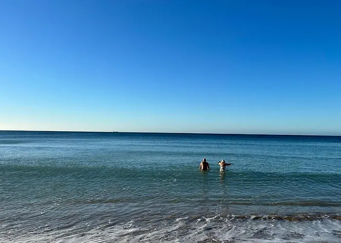 Amazing 2 Bedroom Near With Pool * ラゴス