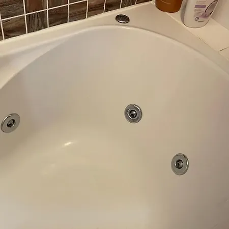 Amazing 2 Bedroom Near With Pool Lägenhet Lagos