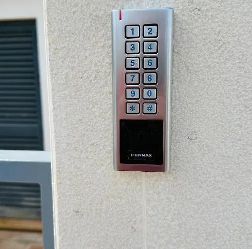 Apartment Amazing 2 Bedroom Near With Pool