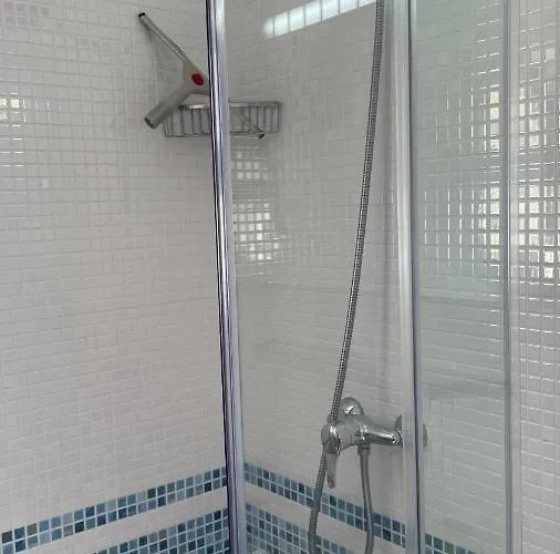 Amazing 2 Bedroom Near With Pool Apartment