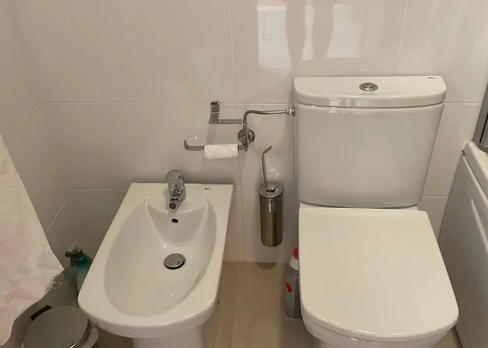 Amazing 2 Bedroom Near With Pool Apartment