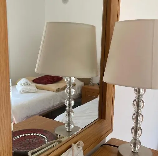 Amazing 2 Bedroom Near With Pool Apartment *