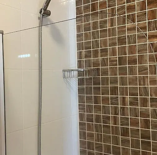 Amazing 2 Bedroom Near With Pool *