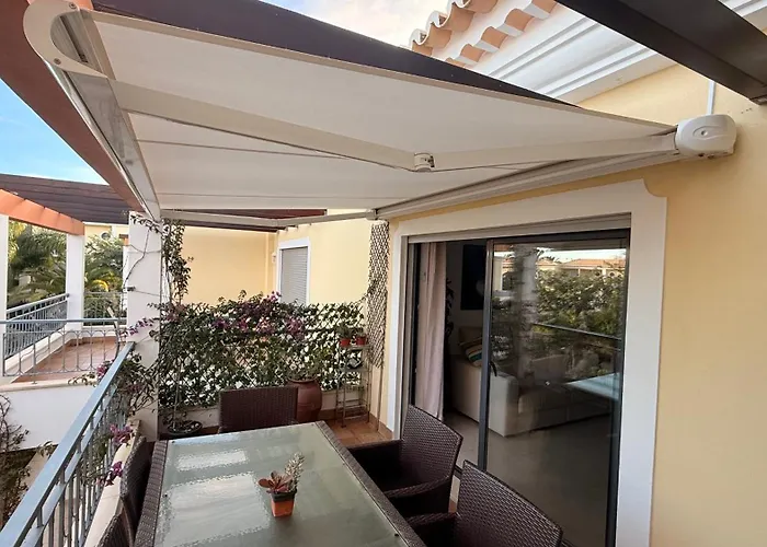 Apartment Amazing 2 Bedroom Near With Pool
